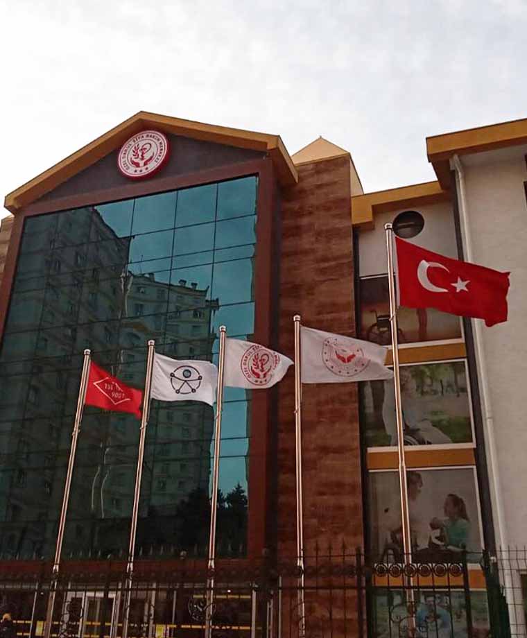 Darül Şifa Paslanmaz Bayrak Direği