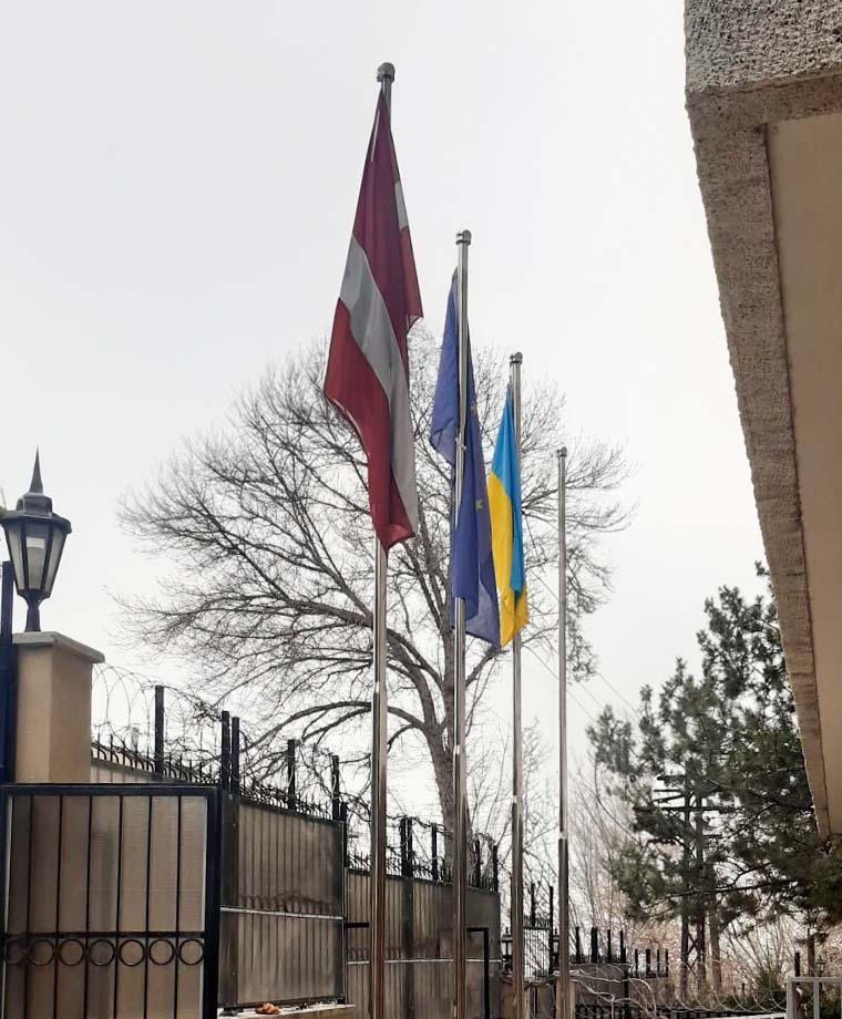Letonya Büyükelçiliği Paslanmaz Bayrak Direği