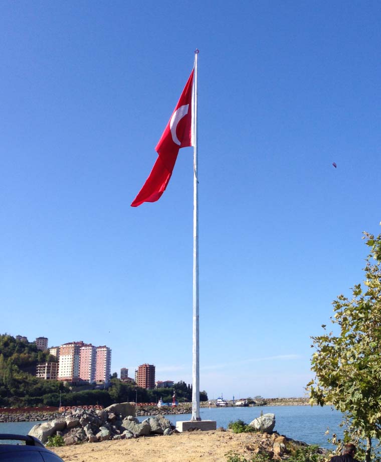 Araklı Belediyesi Galvaniz Bayrak Direği