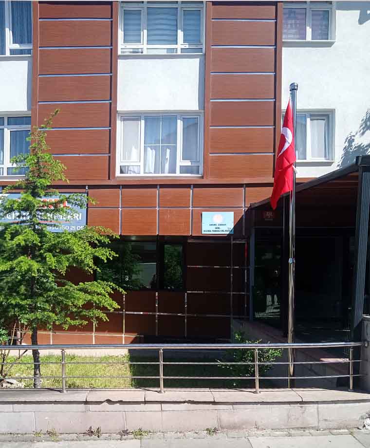 Nesnel Eğitim Kurumları Paslanmaz Bayrak Direği