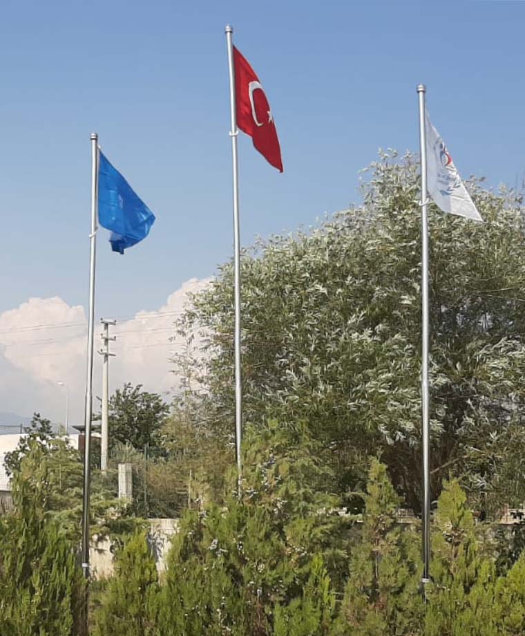Kardeşköy Atletizm Sahası Gençlik Hizmetleri ve Spor Müdürlüğü Paslanmaz Bayrak Direği