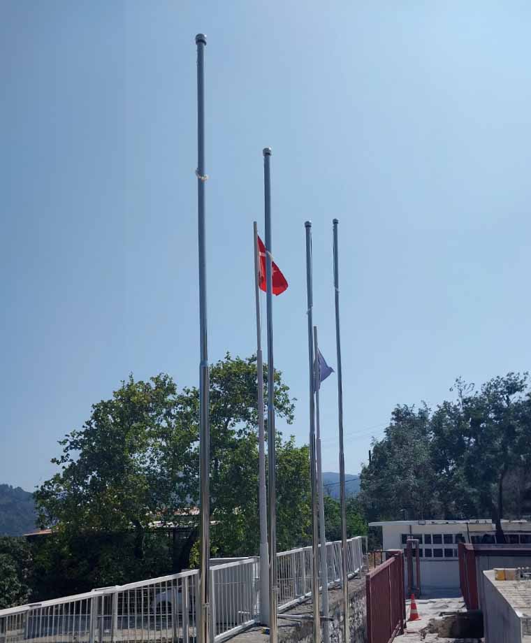 İzmir Büyükşehir Belediyesi Paslanmaz Bayrak Direği